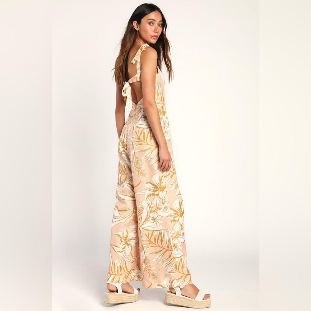 Lulu's Peach and White Floral Dress